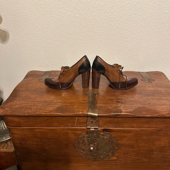 Ksubi Brown and Black Color Block Heels in a size 40 or size 9 - Picture 2 of 5